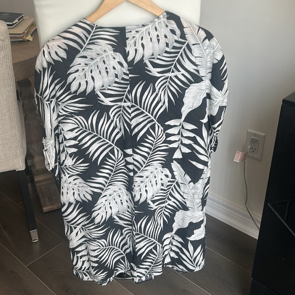 Tahari Tropical Swimsuit Cover Up Black and White Floral Print Size M - Picture 7 of 13